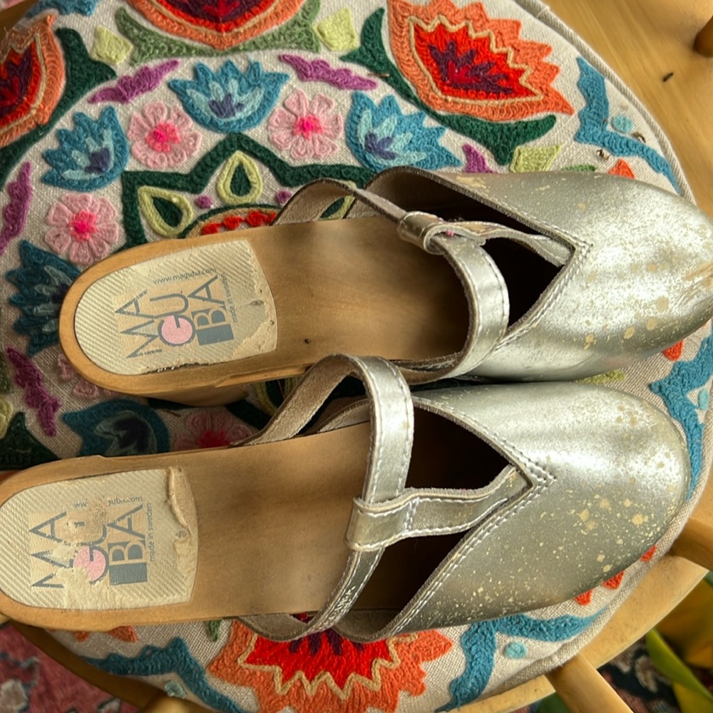 Maguba clog heels in silver size 40